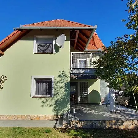 Holiday Home In Balatonmariafuerdo 19281 Balatonmariafurdo