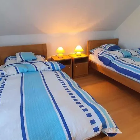 Holiday Home In Balatonmariafuerdo 19281 * Balatonmariafurdo
