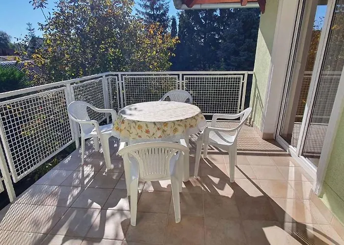 In 19281 Casa de Férias *