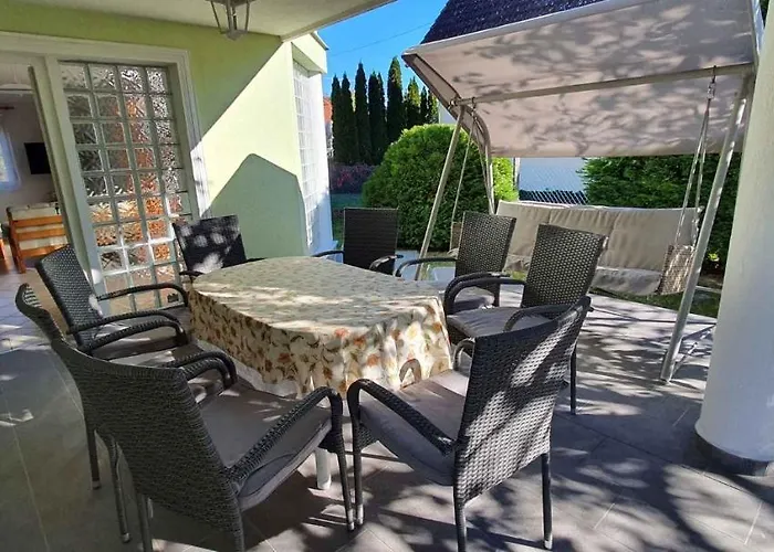 In 19281 Casa de Férias *